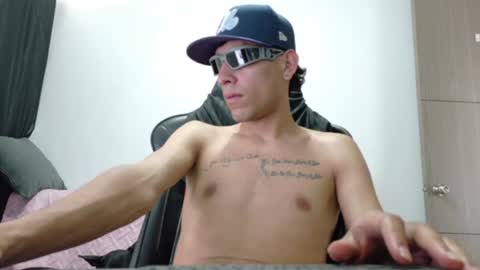 Snapshot of evil_boss1 chatting on July 11, 4:32 pm evil_boss1 online show from July 11, 4:32 pm