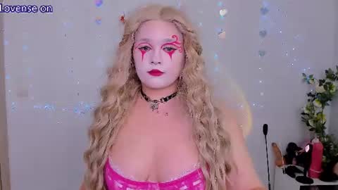 evilla_brill online show from June 17, 11:23 am