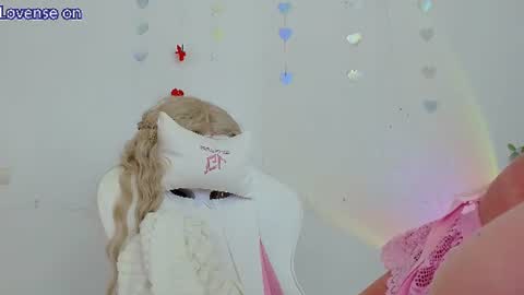 evilla_brill online show from June 28, 11:05 am