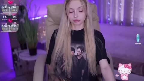 Snapshot of evistarr chatting on October 18, 11:33 am Eva online show from October 18, 11:33 am