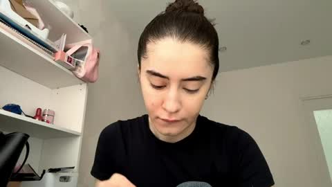 Chloe online show from May 19, 1:39 pm
