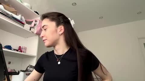 Chloe online show from May 23, 1:48 pm