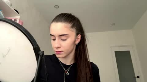 Chloe online show from May 26, 1:40 pm