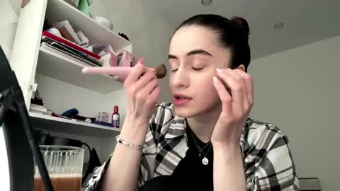 Chloe online show from May 30, 3:42 pm
