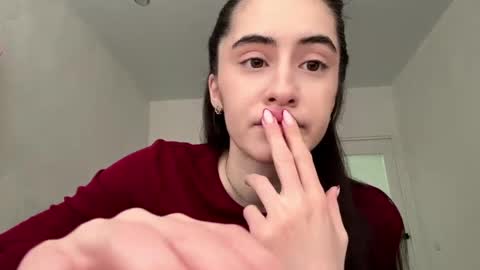 Chloe online show from May 31, 1:51 pm