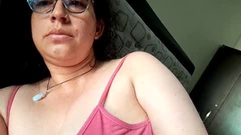 Snapshot of evolet_evolet_ chatting on November 12, 1:44 pm Evolet online show from November 12, 1:44 pm