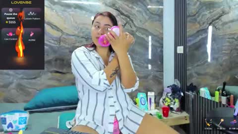 Snapshot of evy_connor chatting on January 9, 11:35 am evy_connor online show from January 9, 11:35 am