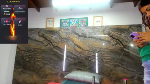 Snapshot of evy_connor chatting on January 13, 11:37 am evy_connor online show from January 13, 11:37 am