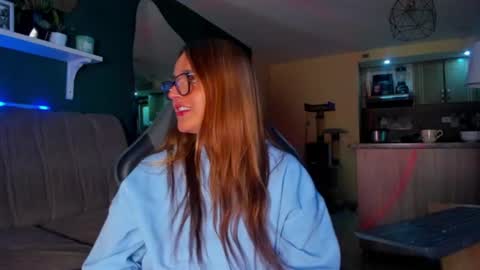 Snapshot of evy_orange1 chatting on July 14, 2:05 am EVY online show from July 14, 2:05 am