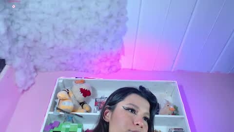 Snapshot of evybubbles_ chatting on December 12, 5:26 pm Im Evy online show from December 12, 5:26 pm