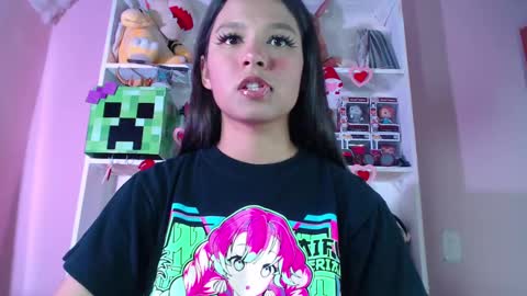 Snapshot of evybubbles_ chatting on March 8, 10:24 pm Im Evy online show from March 8, 10:24 pm