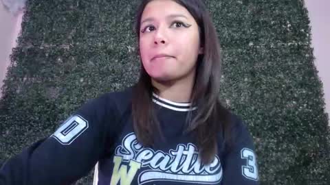 Im Evy online show from February 24, 4:49 pm