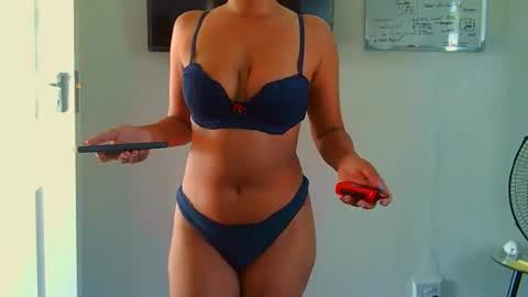 courtney online show from April 14, 6:52 am