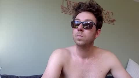 Excuteboy online show from March 2, 2:13 pm