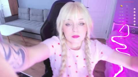 Snapshot of exhoneyangel chatting on March 2, 11:17 am Amy online show from March 2, 11:17 am
