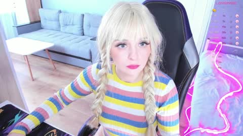 Snapshot of exhoneyangel chatting on April 1, 11:11 am Amy online show from April 1, 11:11 am