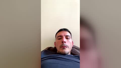 Snapshot of exitoalejo88 chatting on March 15, 8:37 pm exitoalejo88 online show from March 15, 8:37 pm