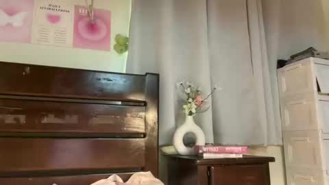 Snapshot of exoo_exoo_07 chatting on October 25, 3:36 am Angela online show from October 25, 3:36 am