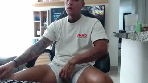 Snapshot of exotic_dude chatting on March 31, 2:06 pm camilo online show from March 31, 2:06 pm