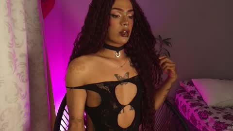 Snapshot of exotic_medussapp chatting on March 27, 8:37 am Soy Carla online show from March 27, 8:37 am