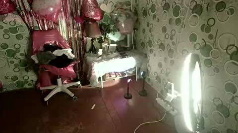 Snapshot of exoticapril01 chatting on February 16, 9:05 am exoticapril01 online show from February 16, 9:05 am