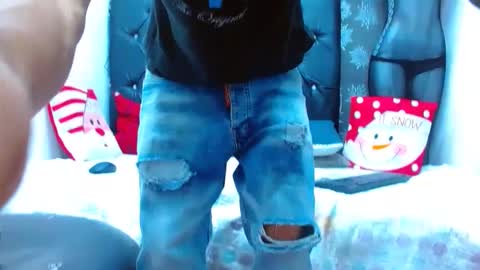 Snapshot of exotichot_couple chatting on December 28, 2:54 am exotichot_couple online show from December 28, 2:54 am