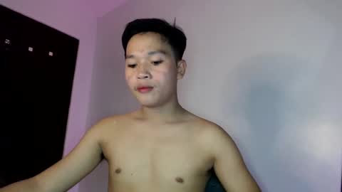 Snapshot of exotichugecock chatting on December 6, 4:38 pm Jan online show from December 6, 4:38 pm