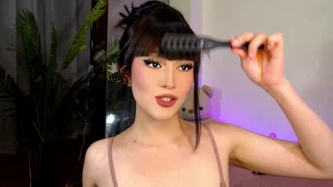 Candy  online show from December 12, 2:55 pm