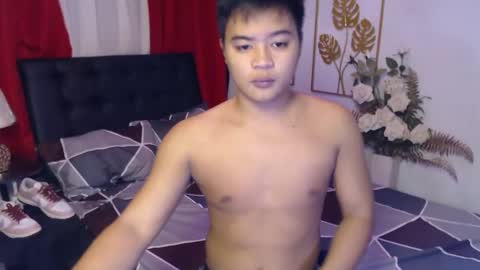 Snapshot of expensive_clark chatting on October 5, 6:50 pm expensive_clark online show from October 5, 6:50 pm