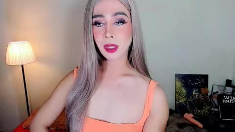 Snapshot of expensive_elise chatting on February 20, 5:35 pm expensive_elise online show from February 20, 5:35 pm