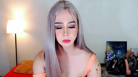 Snapshot of expensive_elise chatting on February 26, 5:45 pm expensive_elise online show from February 26, 5:45 pm