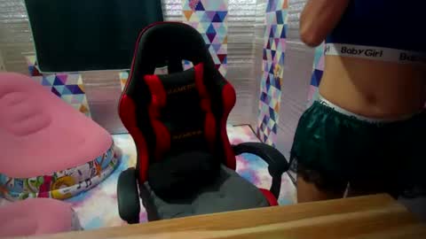 expensive_ruby online show from May 21, 10:44 am