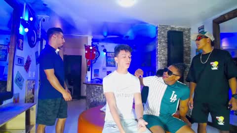 extrangers online show from December 15, 12:06 pm