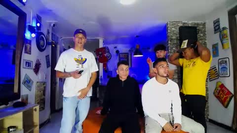 extrangers online show from December 23, 12:08 pm