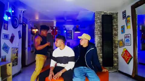 extrangers online show from January 6, 12:02 pm