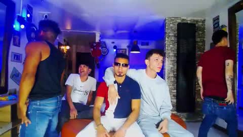 extrangers online show from January 11, 12:07 pm