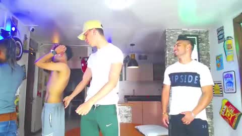 extrangers online show from February 2, 12:02 pm