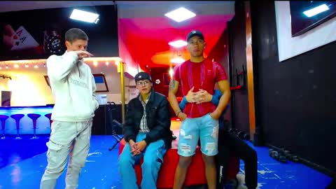 extrangers online show from September 13, 11:43 am