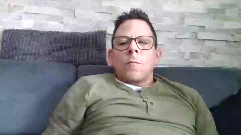 eyesonly85 online show from March 24, 9:47 am