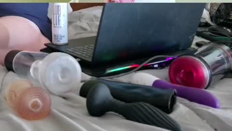 Snapshot of eyeswideshut63 chatting on June 28, 6:47 pm Eyeswideshut63 online show from June 28, 6:47 pm