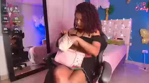 eylend_lisboa_ online show from March 12, 1:17 pm