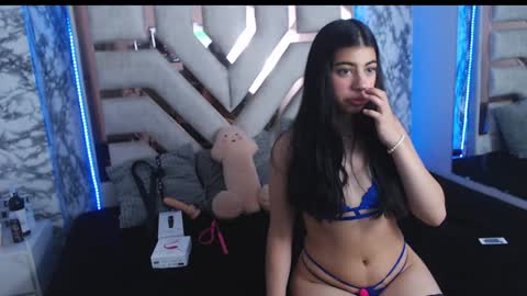 eylin_sofia online show from December 17, 3:28 am