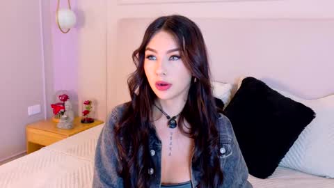 eymicooper online show from January 14, 6:57 pm