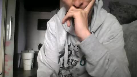 Snapshot of ezel004 chatting on November 2, 9:00 am ezel004 online show from November 2, 9:00 am