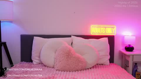 Snapshot of ezra chatting on October 1, 9:43 pm Ezra online show from October 1, 9:43 pm