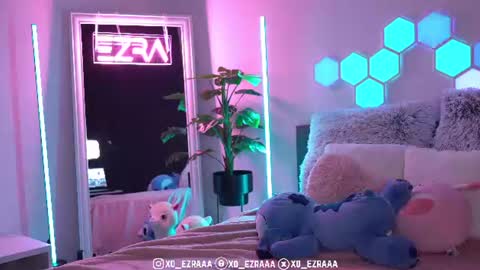 Snapshot of ezra chatting on July 6, 8:22 pm Ezra online show from July 6, 8:22 pm