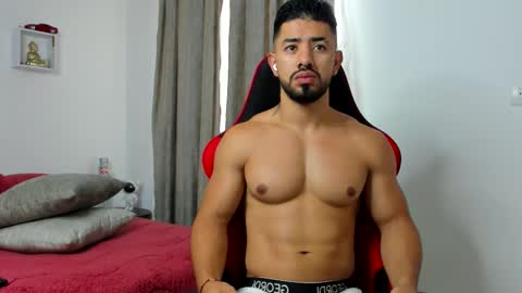 Ezzio Scolaro online show from February 2, 12:04 pm