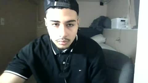 ezzteban935 online show from May 30, 11:57 pm