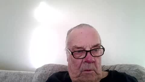 the masturbator online show from February 6, 9:11 am