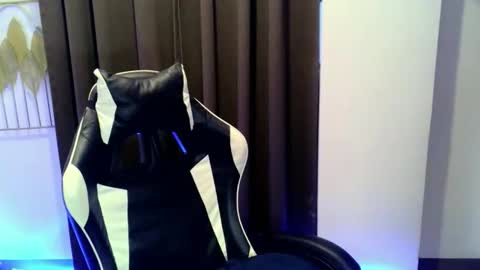 Snapshot of fabulous_cristy24 chatting on May 4, 9:27 am fabulous_cristy24 online show from May 4, 9:27 am